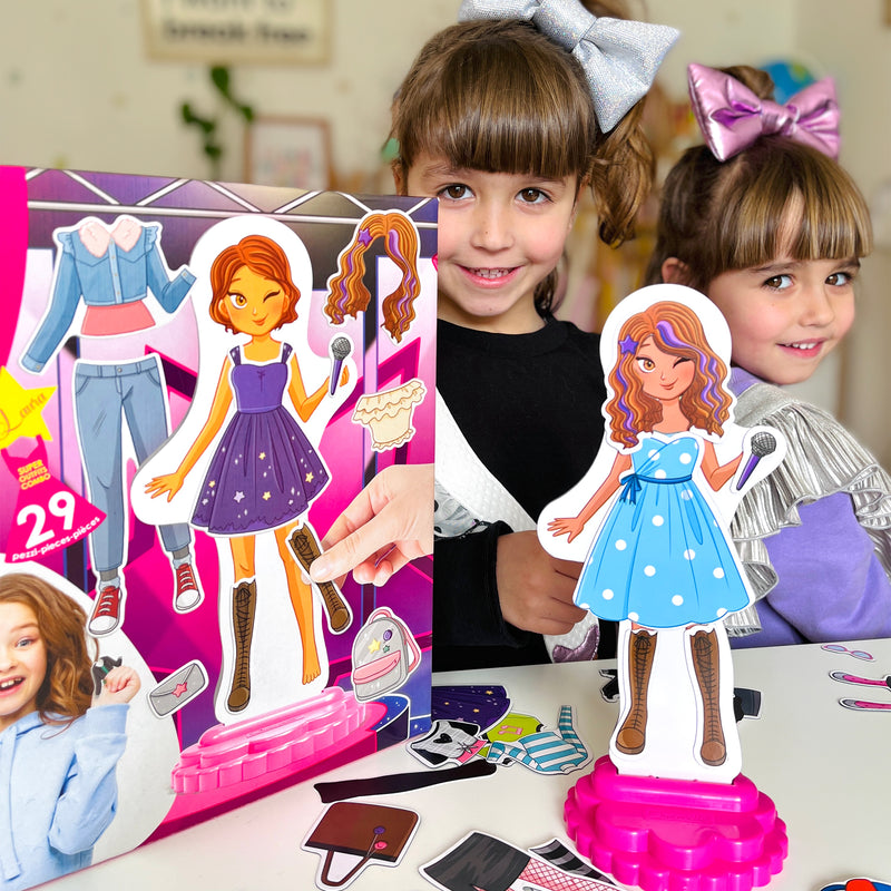 Magnetic top fashion dolls